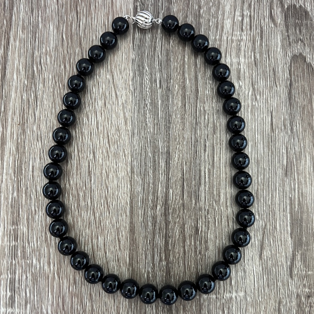 Black onyx bead necklace